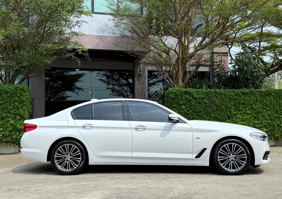 2018 BMW 520D G30 SPORTLINE รถมือเดียวออกป้ายแดง รถวิ่งน้อย เข้าศูนย์ทุกระยะ ไม่เคยมีอุบัติเหตุครับ 2