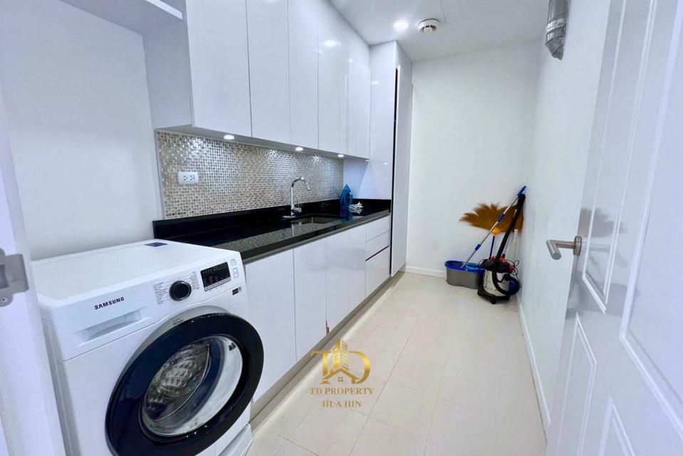 FOR RENT  3 Bedrooms 3 Bathrooms 9