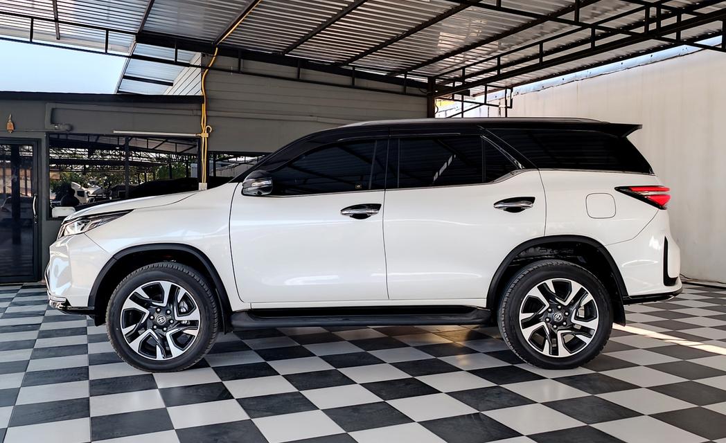 FORTUNER LEGENDER 2.8 V 4WD ปี 2020 3