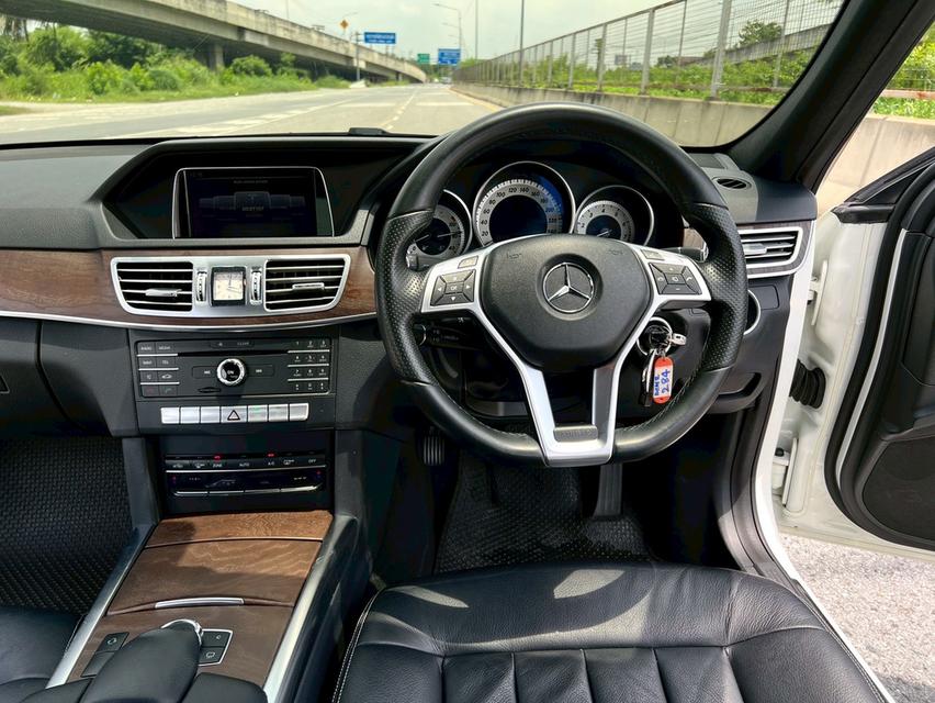 Benz E200 ปี2015 จด2017 รถบ้าน มือเดียว ไม่เคยชน ไม่เคยทำสี  ตะเข็บเดิมทั้งคัน 13