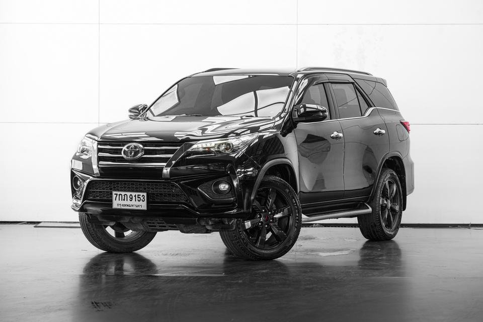 2018 TOYOTA FORTUNER 2.8 TRD SPORTIVO 4WD SUV สีดำ เลขไมล์ 189855 กม.