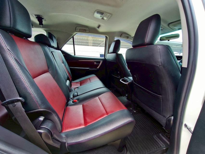 รหัสรถ CAT53 2018 Toyota Fortuner 2.8V TRD Sportivo Black Top ตัวท๊อป 16