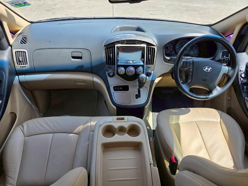 HYUNDAI H-1 Grand Starex VIP สีน้ำตาล ปี 2016 ไมล์ 140,000 กม. 10