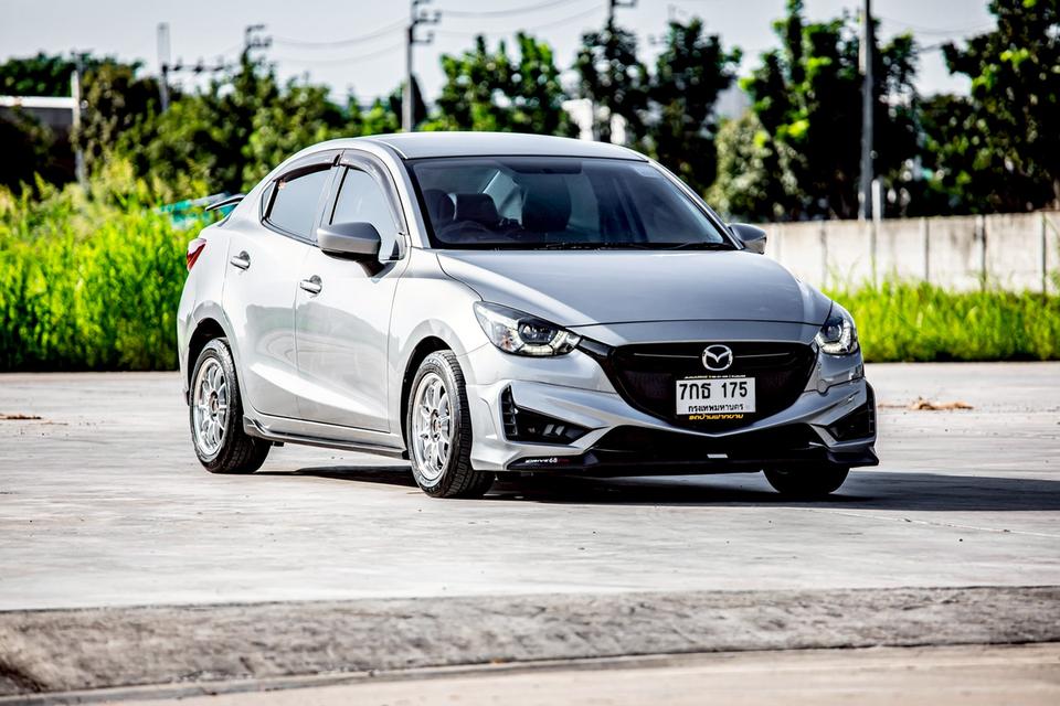 Mazda2 1.3 High Connect Sedan Skyactiv ปี 2018 สีเทา