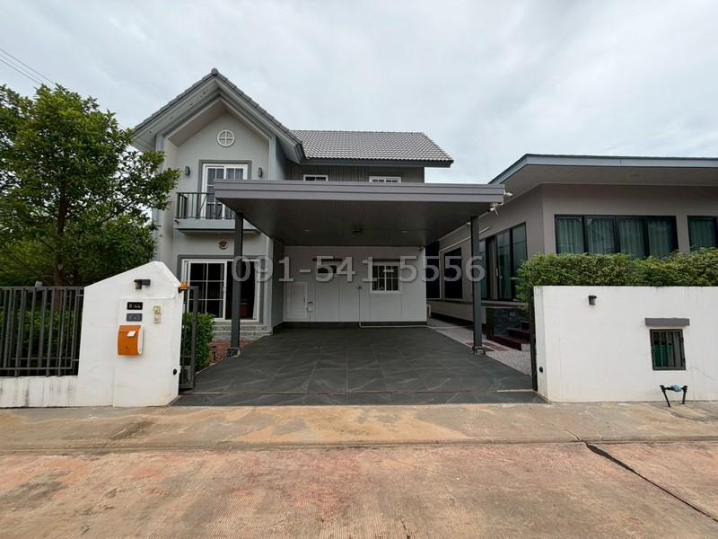 ขายบ้านสวย 2 หลัง อารียา ลิฟวิ่ง สกลนคร ที่ดินรวม 117.5 ตรว เหมาะสำหรับครอบครัวใหญ่ อยู่สบาย บรรยากาศร่มรื่น มีสวนรอบบ้า 1