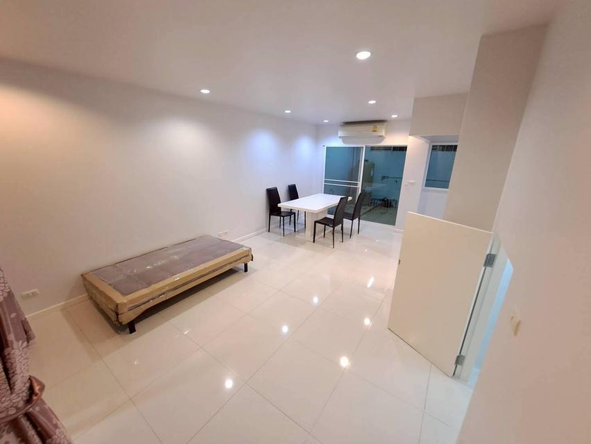 ให้เช่าทาวน์โฮม 3 ชั้น พาทิโอ ซอยพัฒนาการ 38 สวยพร้อมอยู่ ใกล้ APL หัวหมาก (N.1990) 3