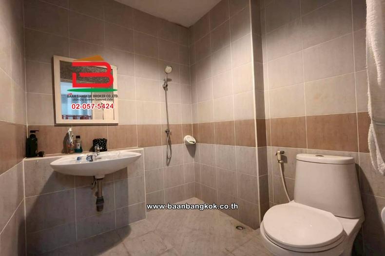 ทาวน์เฮาส์ เนื้อที่ 34 ตร.ว. หมู่บ้านบุณฑริก นิวสไตล์ ลำลูกกา-คลอง 4, ใกล้ตลาดกลางลาดสวาย ถนนลำลูกกา ตำบลลาดสวาย อำเภอลำลูกกา ปทุมธานี 11