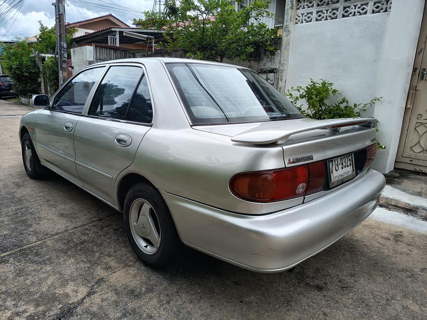 Mitsubishi lancer  6