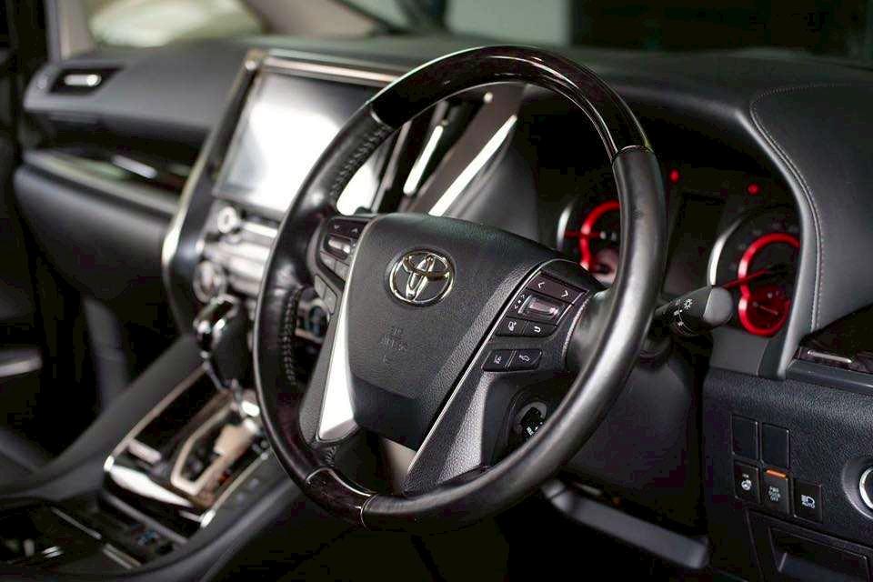 Toyota Alphard 2.5 SC Package 2022 สีดำ มือเดียวไมล์น้อย สีเดิมทั้งคัน รูปที่ 8