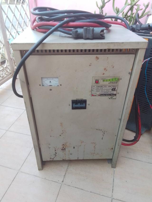 ตู้ชาร์จแบตเตอรี่รถโฟล์คลิฟท์