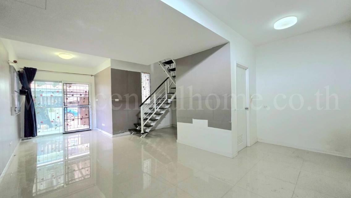 ทาวน์เฮ้าส์ บ้านพฤกษา 87/2 ศรีนครินทร์ - บางนา หลังมุม 7