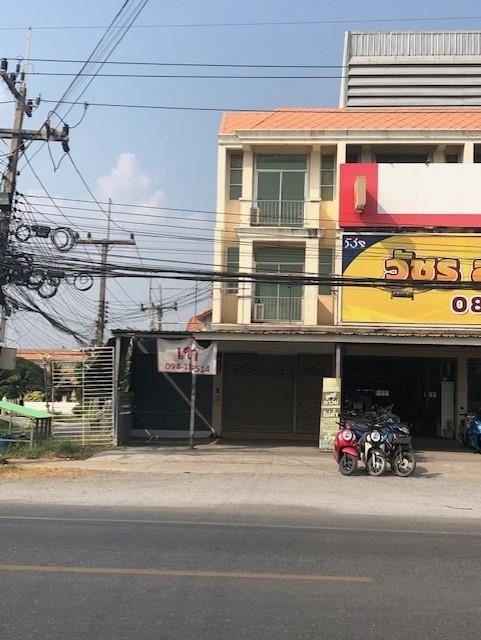 ทำเลดี หัวมุม อาคารพานิชย์ 3 ชั้น และอาคาร 1 ชั้นด้านข้าง รวมพื้นที่ใช้สอย 300 ตร.ม 40 ตร.วา ติดถ.พิชัยณรงค์สงคราม ต.สวนดอกไม้ อ.เสาไห้ สระบุรี 1