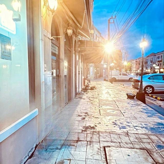 ร้านกาแฟ ถ.วัชรพล พร้อมเฟอร์ฯ 3 นอน 3 น้ำ เวนิส ดิ ไอริส 200 ม.ให้เช่า อาคารพาณิชย์ 3 ชั้น ทำเลดี ติดถนนใหญ่ เหมาะกับร้า 2