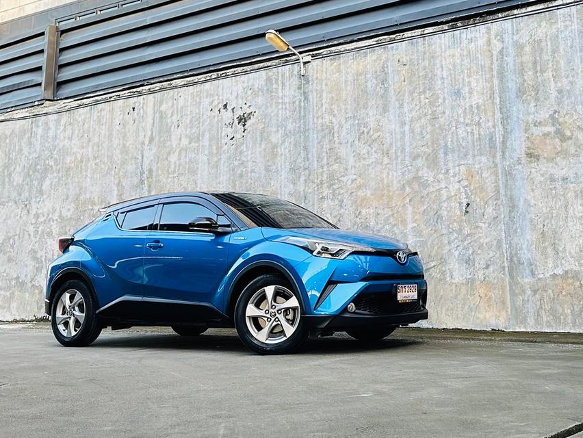 Toyota C-HR 1.8 Hybrid MID 3