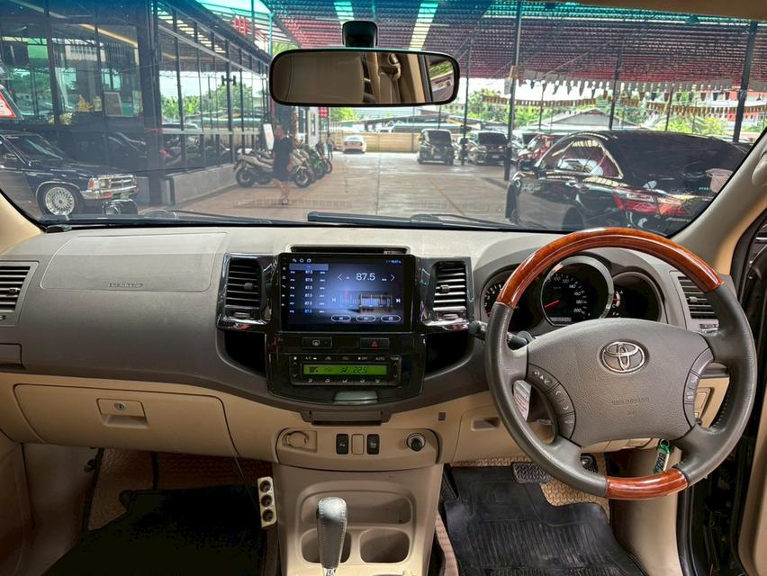 TOYOTA FORTUNER 2.7 V ปี 2011 6