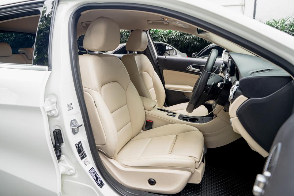 Mercedes-Benz GLA200 Urban Facelift ปี 2020📢เข้าใหม่วันนี้ “𝐆𝐋𝐀𝟐𝟎𝟎” 👉🏼เลขไมล์แท้ 49,xxx km.