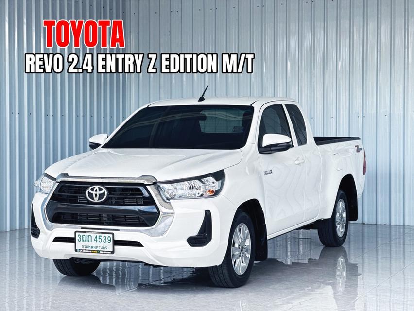 มือเดียว Toyota Revo Cab 2.4Entry ฟรีดาวน์