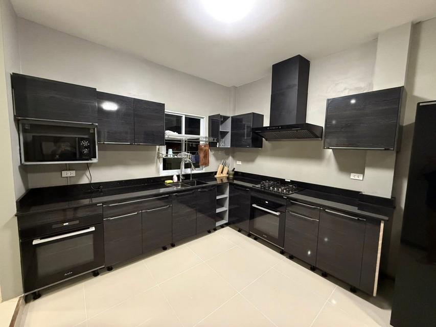 หมู่บ้านทรอปิคอล วิลเลจ 1 เมืองพัทยา บางละมุง ชลบุรี ขายบ้านเดี่ยว 52 ตารางวา 3 ห้องนอน 2 ห้องน้ำ 5