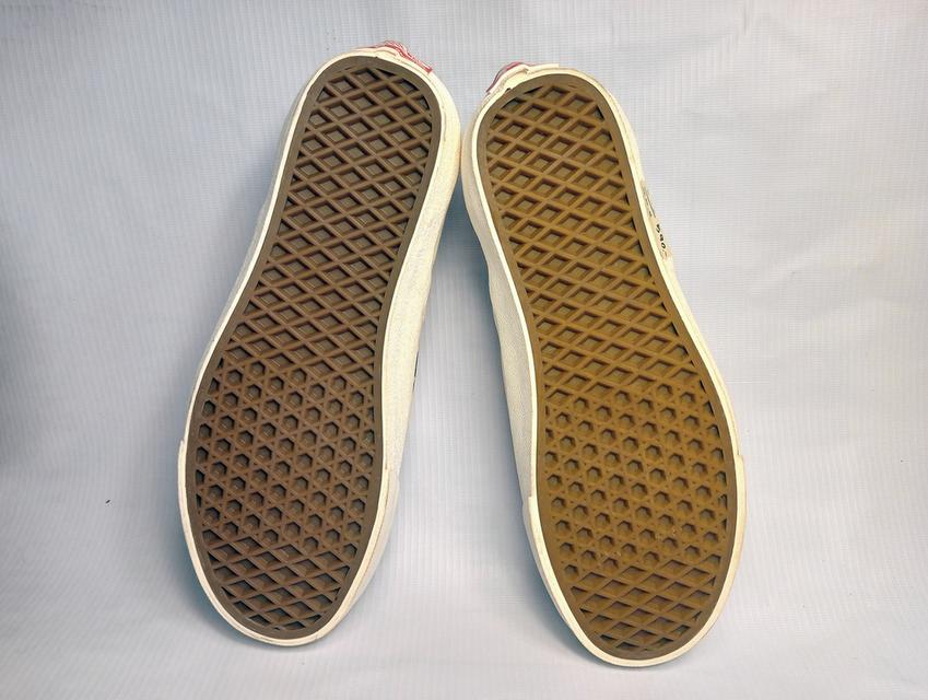 VANS ผ้าใบแบบสวม มือสอง สภาพเหมือนใหม่ จัดส่งฟรี! เก็บปลายทาง