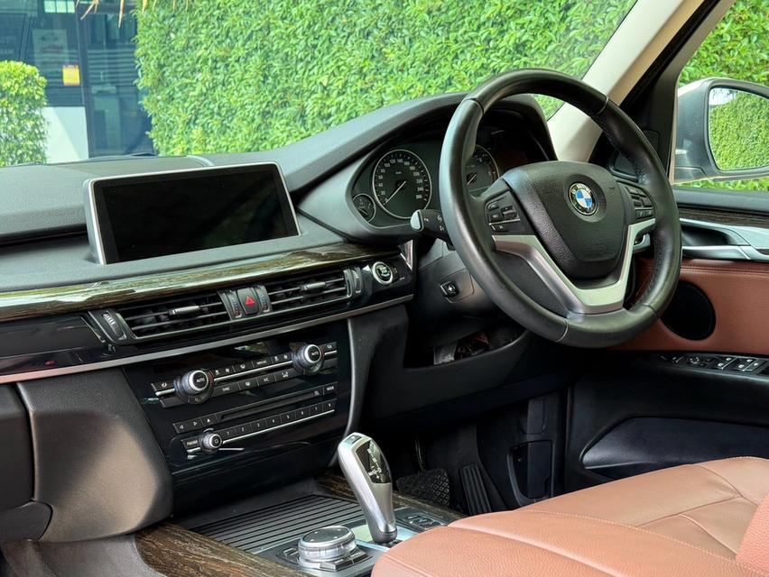 2015 BMW X5 20D รถมือเดียวออกป้ายแดง รถวิ่งน้อย รถเข้าศูนย์ทุกระยะ ไม่เคยมีอุบัติเหตุครับ 12