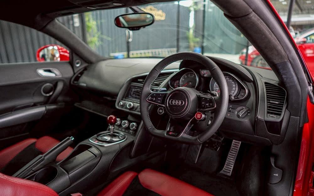 Audi R8 V8 Twin Turbo – Regula V10