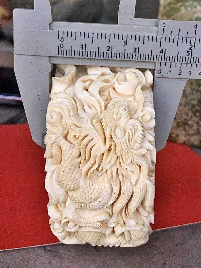 กำไลงา กำไลงาช้างแกะสลัก รูปเสือและมังกร วงใหญ่ กำไลข้อมือ 2