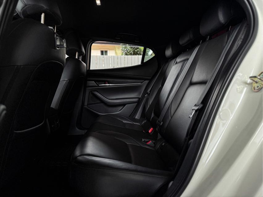 รหัสรถ WRT6063 2020 MAZDA MAZDA3, 2.0 SP SPORTSโฉม ปี19-ปัจจุบัน 5Dr สีขาว ตัวท็อปสุดในตลาด 13