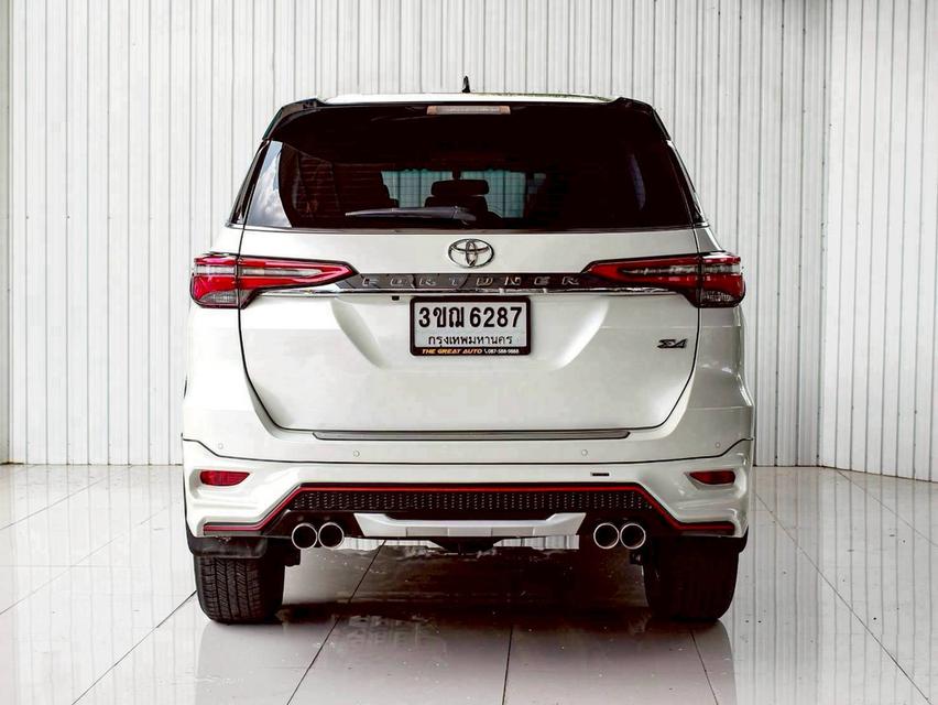 TOYOTA FORTUNER, 2.4 V 4WD รูปที่ 13