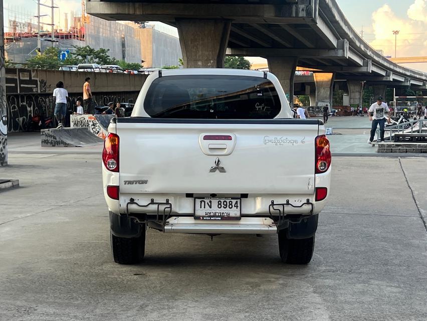 ขายรถ Mitsubishi Triton 2.4 Plus 4 ประตู ปี 2012 สีขาว เกียร์ธรรมดา 5