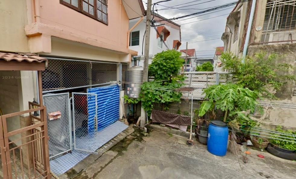 ขายบ้านซอยหทัยราษฏร์ 33 หมู่บ้านร่มทิพย์ (หลังมุม) ** ราคา 1.95 ล้านบาท ** (ค่าโอน50/50) 1709
