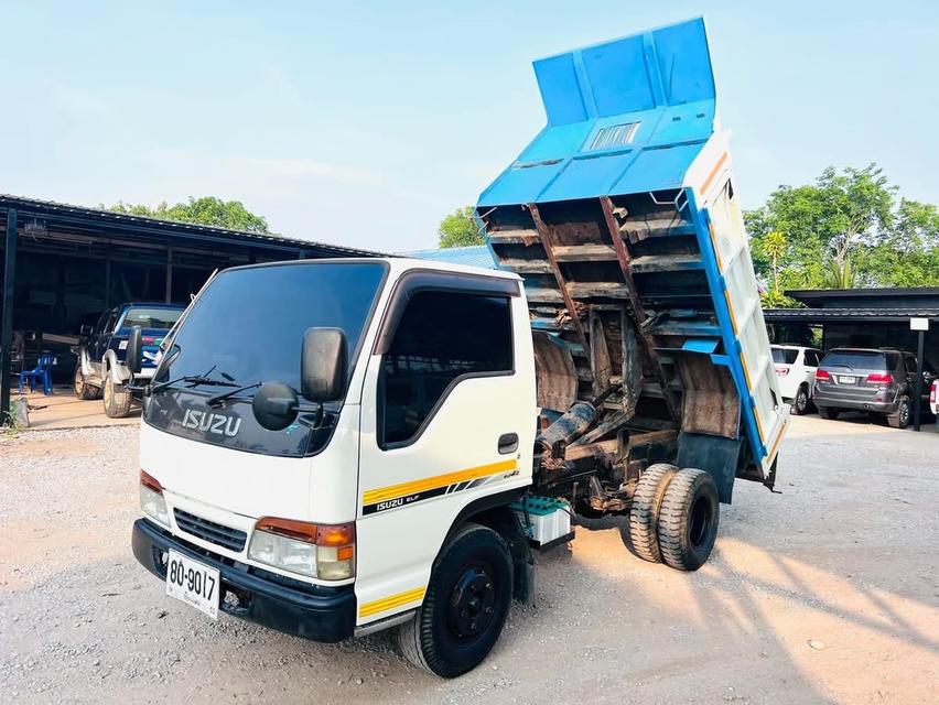 รถบรรทุก ISUZU NKR 88HP 6 ล้อเล็ก