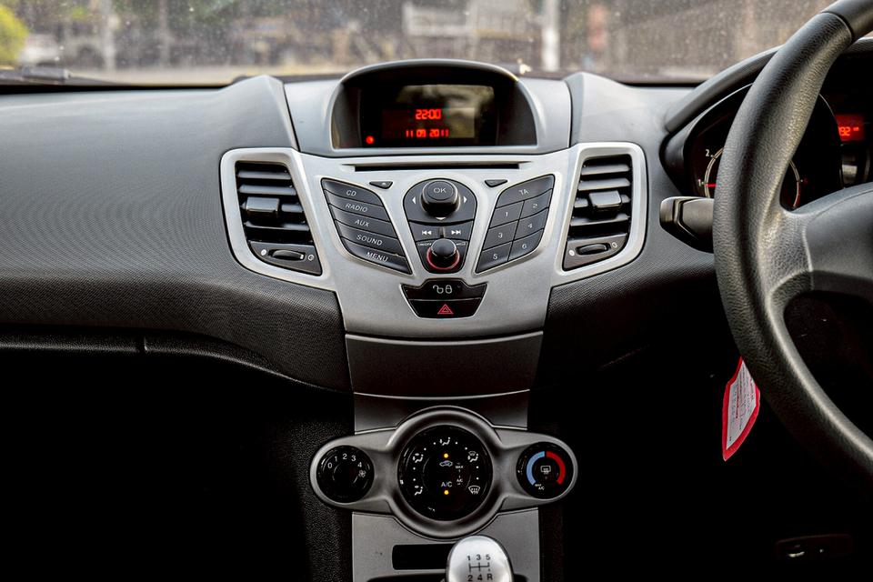 FORD FIESTA เครื่องยนต์ 1.4 ปี 2011 9