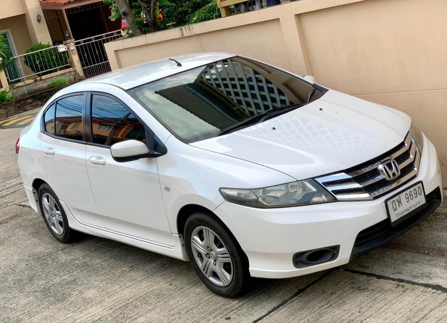 Honda City ปี 2010 รถยนต์สีขาวมือสองสภาพดี