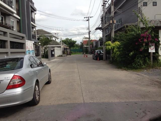 ขายที่ดินถมแล้ว 326 ตร.ว. ซอยลาดพร้าว 130 แยก 6 ปากซอยมีรถไฟฟ้า 6
