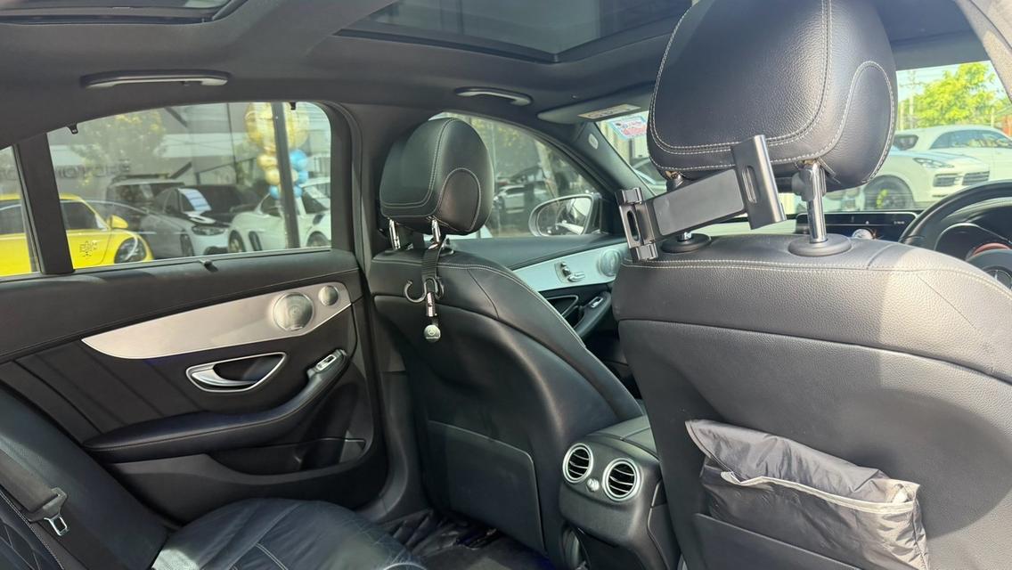 รหัสรถ KPV53 BENZ C220d AMG 2019 รูปที่ 12