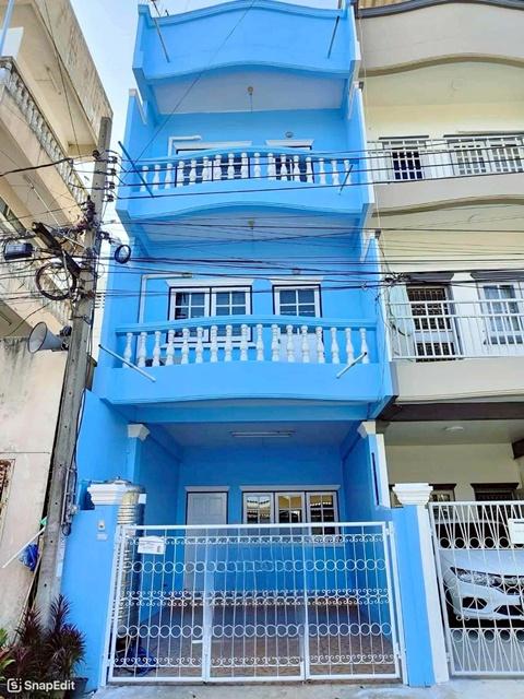 แยกอุทยาน ให้เช่าทาวน์เฮ้าส์ 3.5 ชั้น ใหม่ 22ตร.วา. 252 ตร.ม.ถ.บรมราชชนนี-พุทธมณฑลสาย 3 3 นอน ศาลาธรรมสพน์ ทวีวัฒนา 1