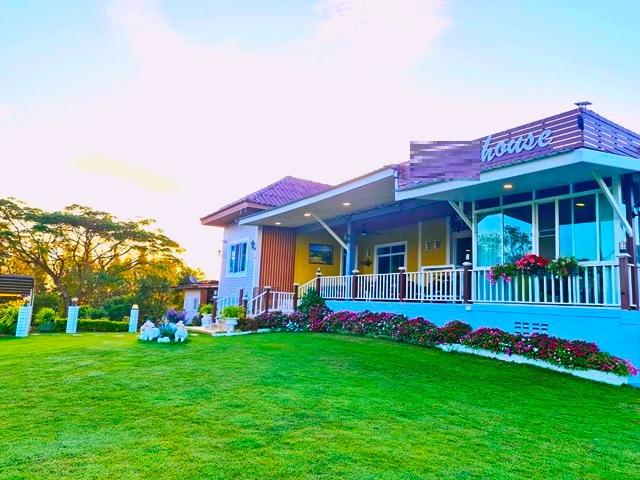 ทองสมบูรณ์ 7 กม.180 ตร.ม. บ้านพัก เขาใหญ่-ปากช่อง วัดลำทองหลาง 1.9 กม.2 นอน 2 น้ำ บรรยากาศ เงียบสงบ ร่มรื่น วิวภูเขา ทิว 1