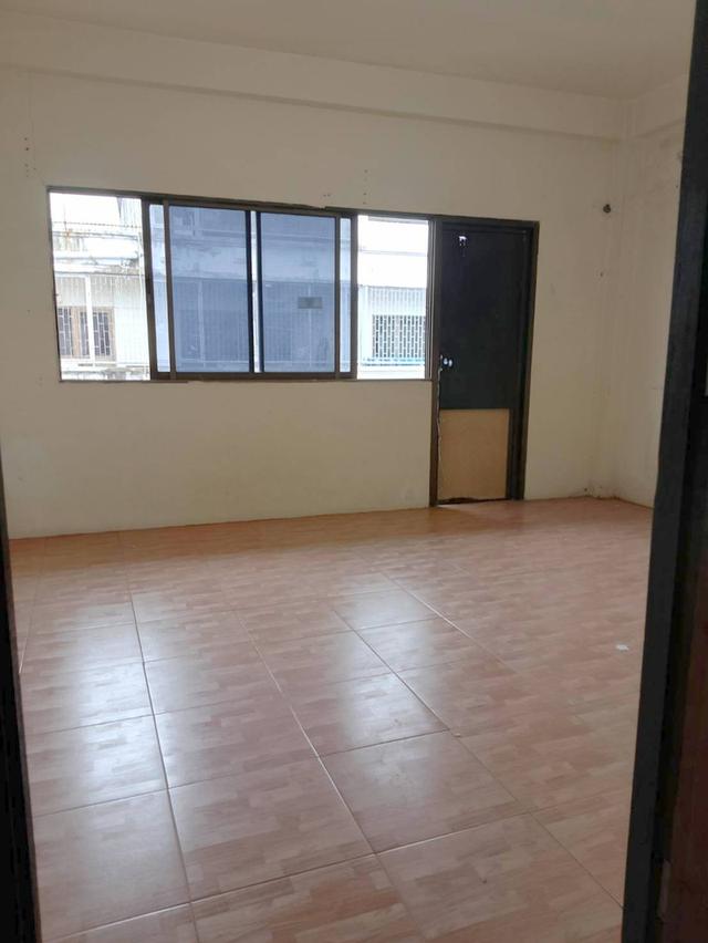 ให้เช่าอาคารพาณิชย์5ชั้น จันทน์32 มีห้องน้ำและห้องนอนทุกชั้น ใกล้สถานีรถไฟฟ้าสุรศักดิ์ มีที่จอดรถ เหมาะสำหรับทำธุรกิจหรืออยู่อาศัย 16