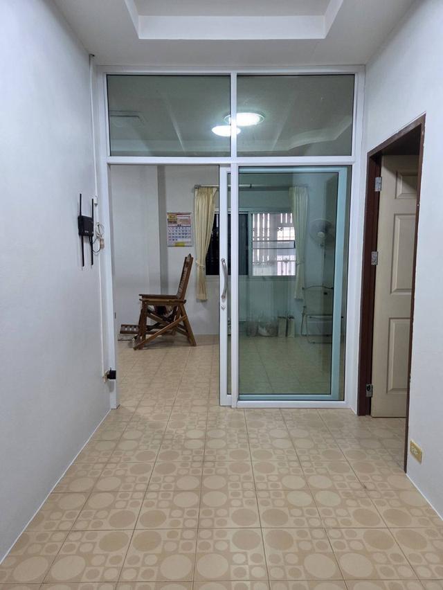 บ้านเดียวสามห้องนอนสองห้องน้ำ 4