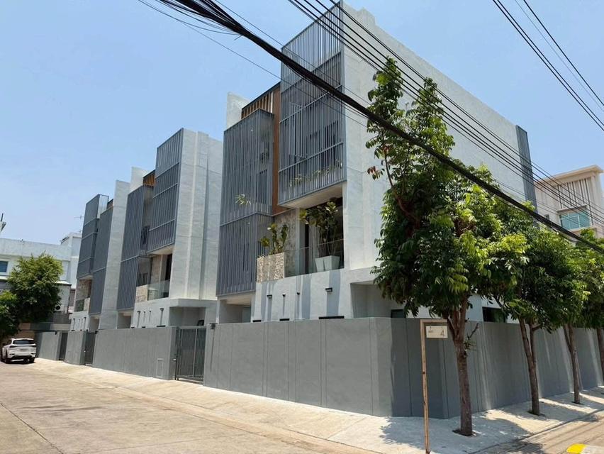 ขาย บ้าน Modern Luxury หลังใหญ่ Preecha  รามคำแหง – กรุงเทพกรีฑา พร้อมอยู่ 2