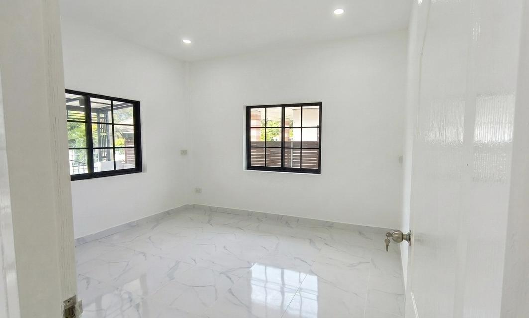 บ้านเดี่ยวทำเลลำลูกกาถนนเมนราคา 3 ล้านต้นๆ 11