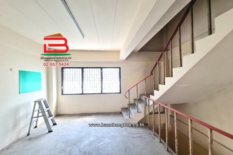 อาคารพาณิชย์ เนื้อที่ 17.4 ตร.ว. หมู่บ้านขวัญนนท์ (ซอยประชาราษฎร์ 9/1) ถนนประชาราษฎร์ ตำบลสวนใหญ่ อำเภอเมืองนนทบุรี นนทบุรี 9