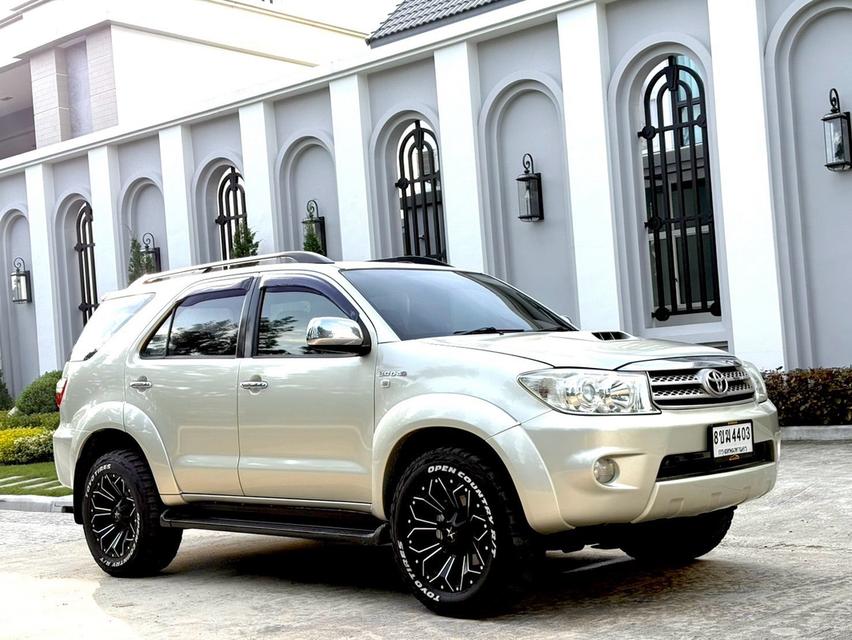 TOYOTA FORTUNER 3.0V ปี 2010 รูปที่ 2