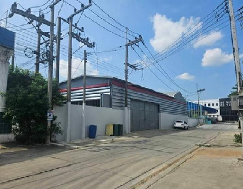 ให้เช่าโรงงาน / โกดัง พร้อมสำนักงาน พื้นที่สีม่วง พุทธมณฑล สาย 4 อ้อมน้อย กระทุ่มแบน พื้นที่ 1680 ตารางเมตร 1