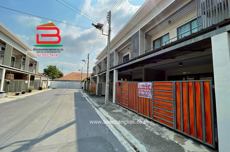 ทาวเฮ้าส์ 2 ชั้น รัชธานี 11 (ใกล้โรงพยาบาลมหาวชิราลงกรณธัญบุรี) เนื้อที่ 21.4 ตรว. ตำบลบึงน้ำรักษ์ อำเภอธัญบุรี จังหวัดปทุมธานี 3