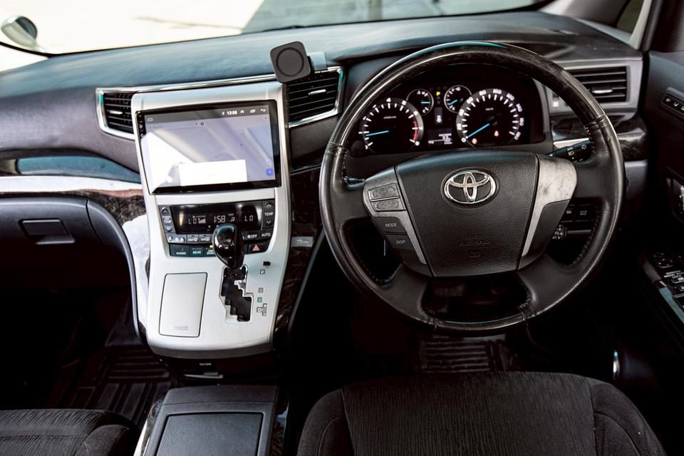 Yoyota Vellfire 2.4ZG ปี14 11