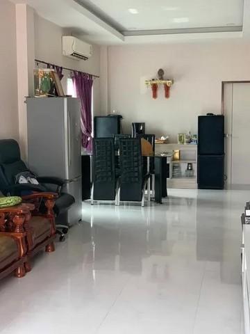 บ้านเดี่ยวมือสองพัทยา (หลังมุม) บ้านบรรยากาศดี เงียบสงบ ลมพัดเย็นตลอดวัน ติดถนนสาธารณะ 3 ด้าน น้ำไม่ท่วม 5