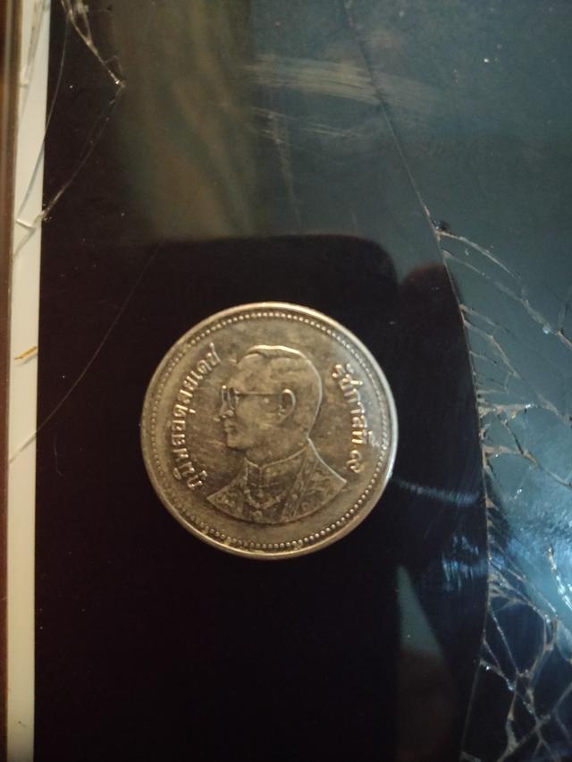 เหรียญ2บาท ปี 2549 ต้องการขายเร็วที่สุดมีแค่1เหรียญราคา 5000บาท