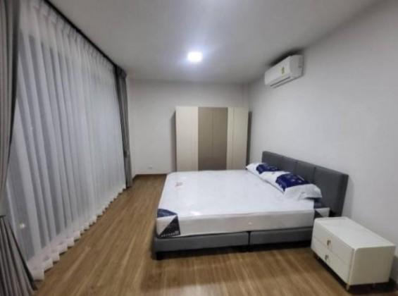 For Rent ให้เช่าบ้านเดี่ยว / บ้านแฝด 3 ชั้น โครงการ บ้านกลางเมือง รามอินทรา 83 สเตชั่น  6