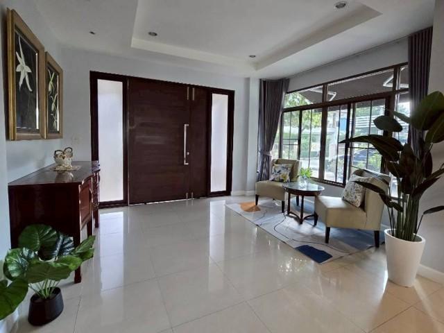 ให้เช่าบ้านเดี่ยวหลังใหญ่100ตรวติดรั้วเมกะบางนา250ตร.ม4นอน3น้ำตกแต่งสวยแอร์เฟอร์ครบเช่า65000บาท/เดือนซอยราชวินิตบางแก้ว 2